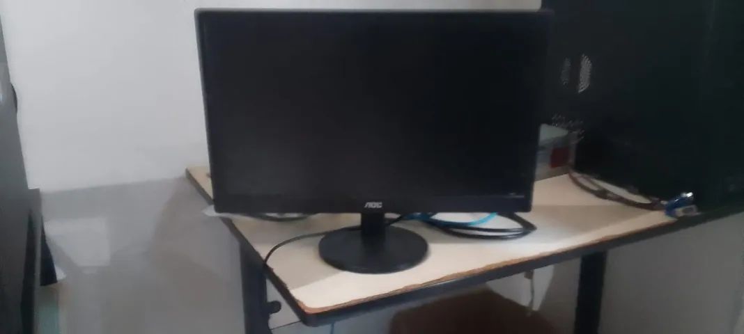 Monitor 1366x768 19" com cabo de força e vga (AOC E970SWNL) - Foto 2