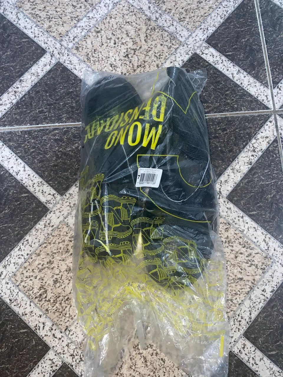 VENDO BOTA DE SEGURANÇA LACRADA - Foto 3