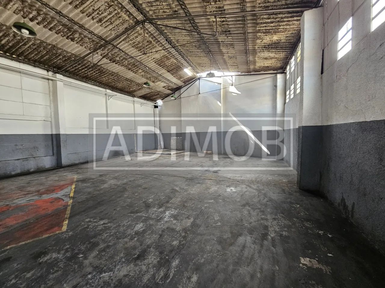 Galpão com área de 346m2, escritorio, 02 banheiros, - Foto 4