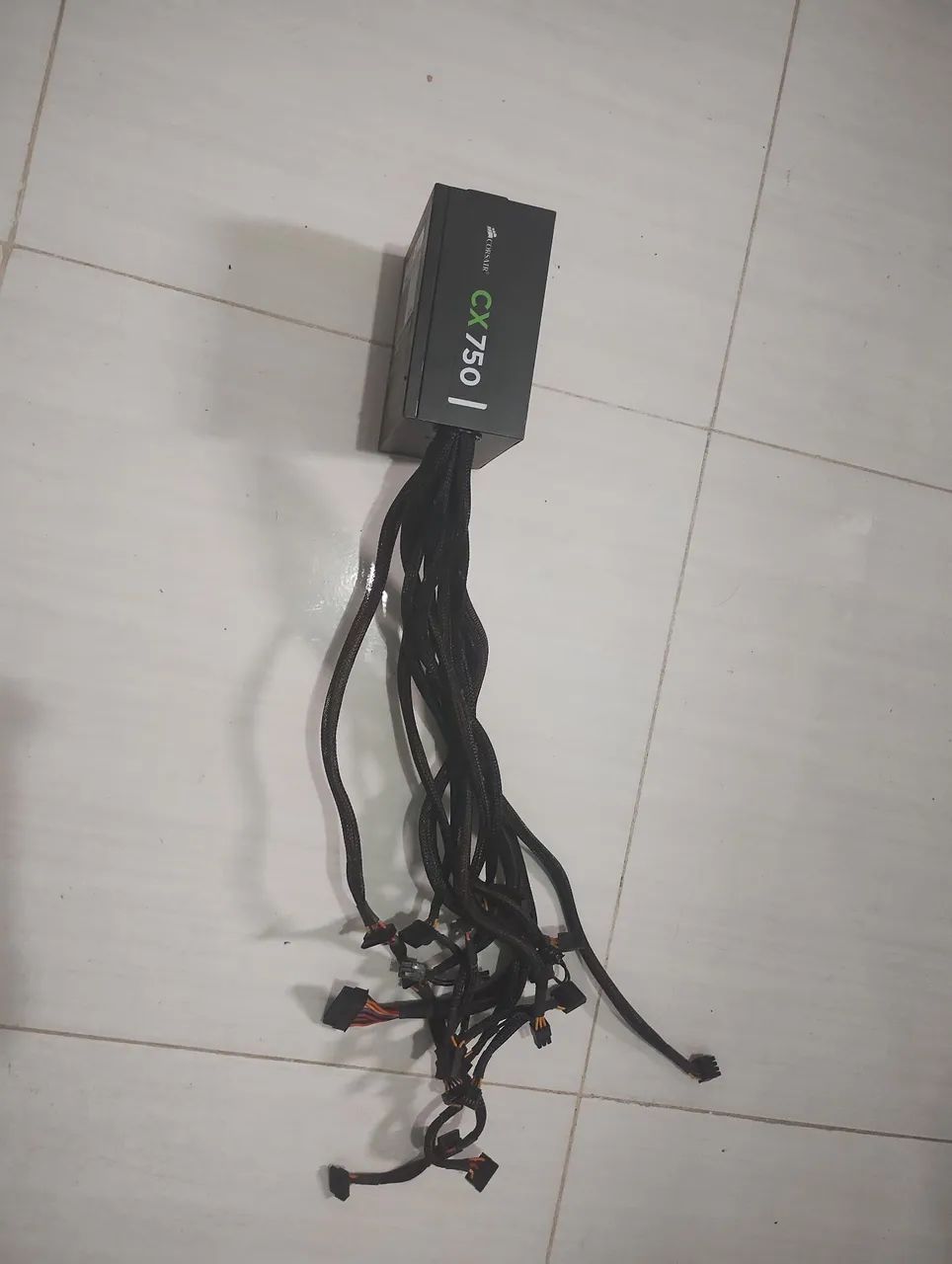 Fonte ATX 750W  com defeito leia a descrição - Foto 4