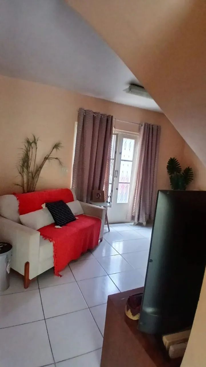 Vendo Sofá 3 lugares e Mesa com 4 cadeiras  - Foto 5