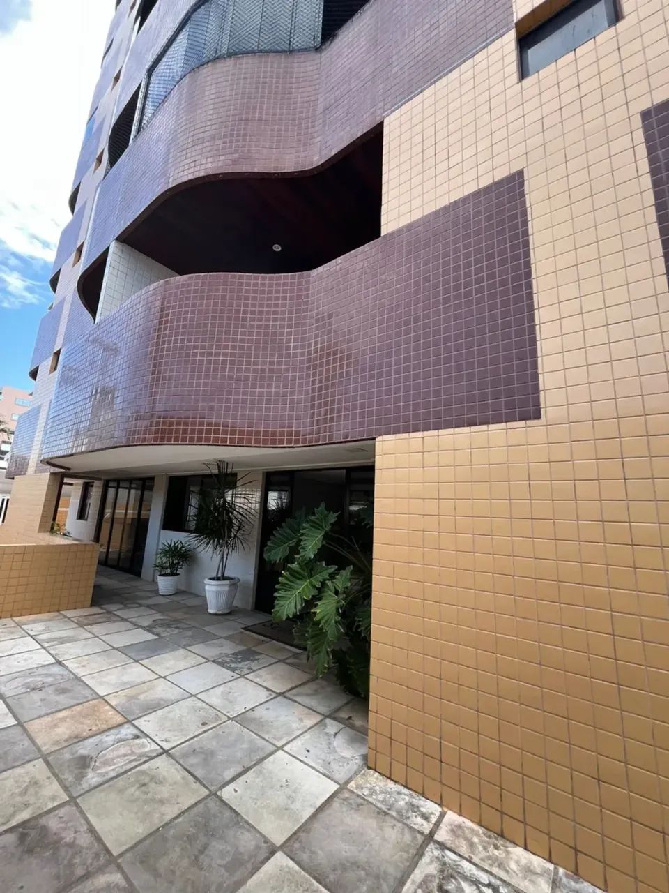 ALUGO APARTAMENTO CABO BRANCO 3 SUITES