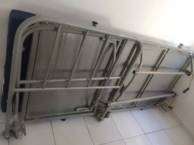 Cama hospitalar +colchão  - Foto 4