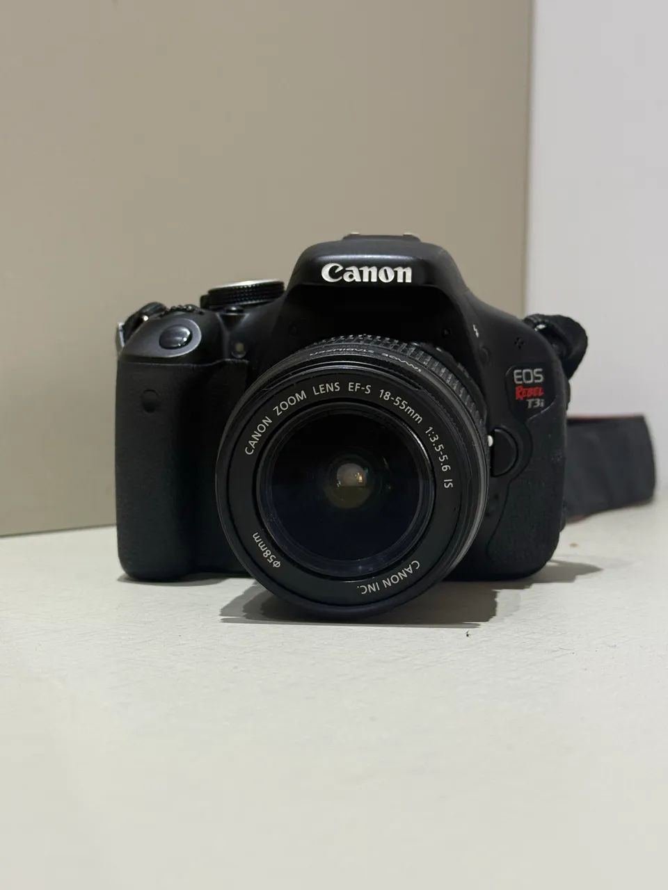 Vende-se Cannon Eos t3i