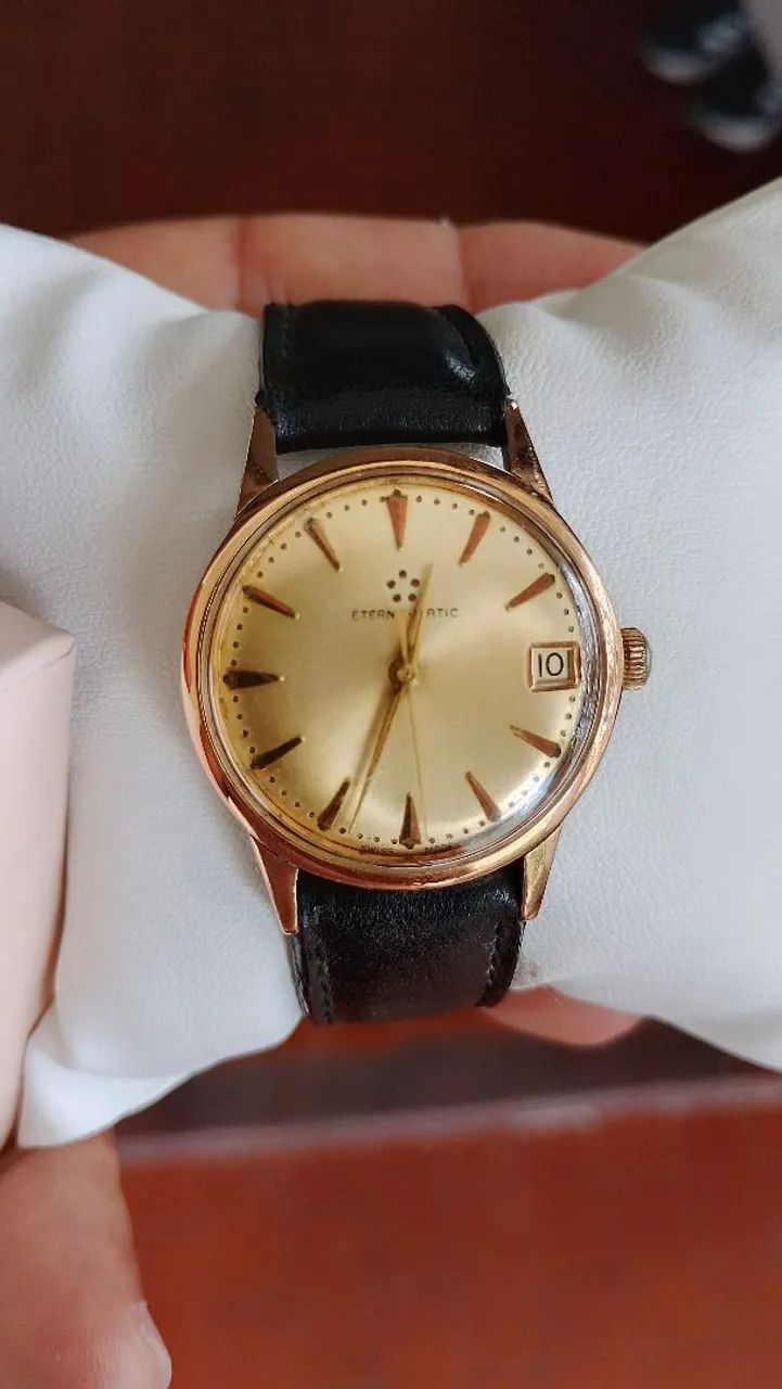 Relógio eterna feminino em ouro e aço