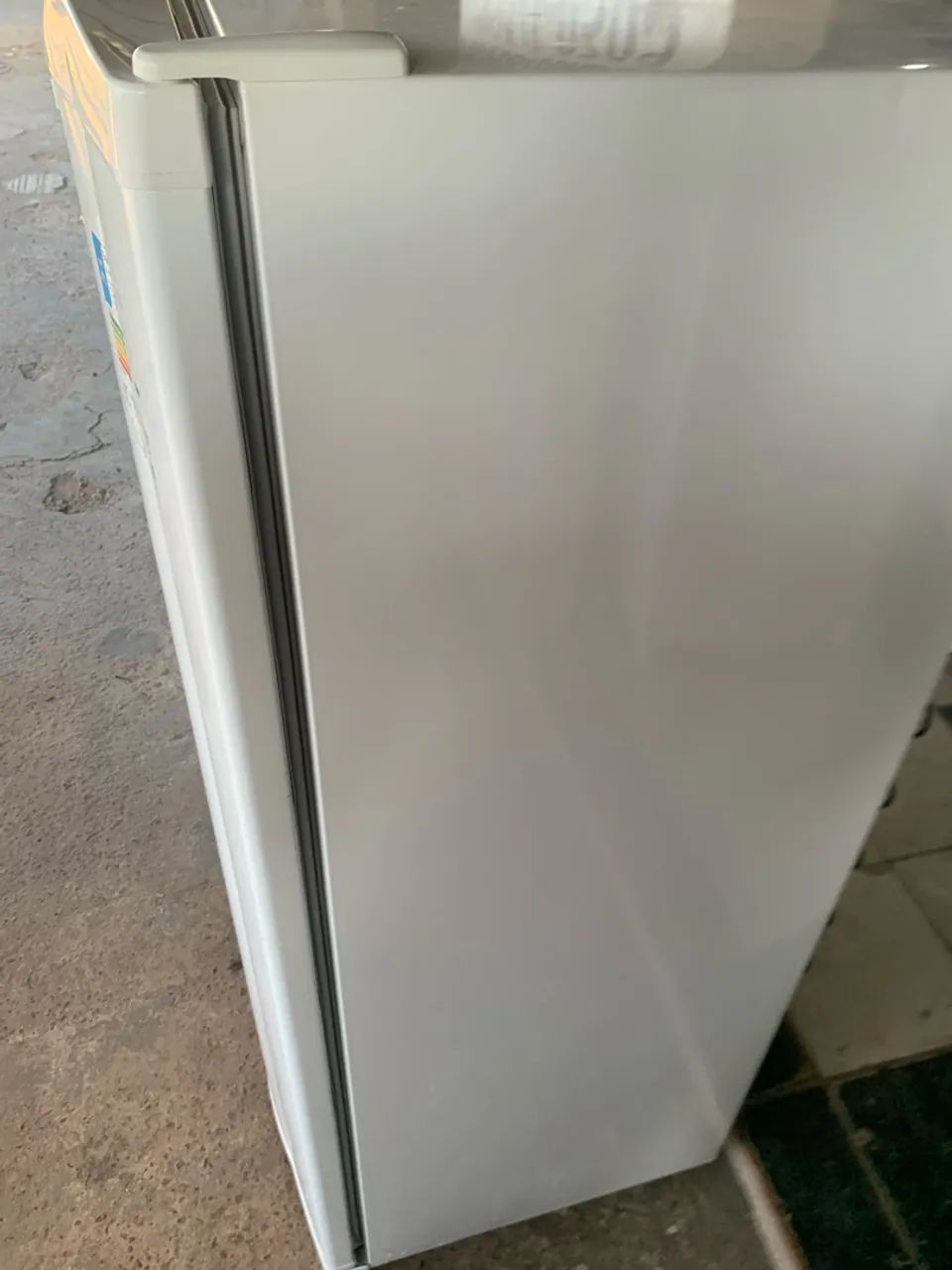 Vendo esss geladeira semi nova.  - Foto 4