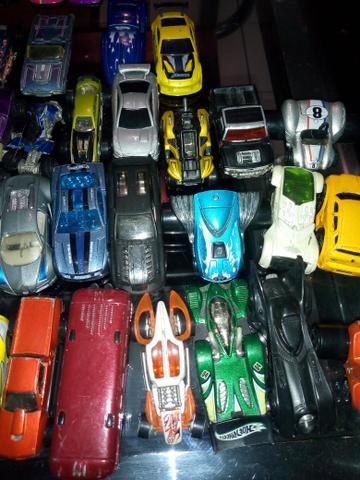 Lote de 45 carrinhos Hotwheels - Foto 4