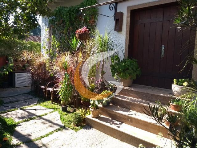 Casa com 3 dormitórios à venda por R$ 1.350.000 - Valparaíso - Petrópolis/RJ