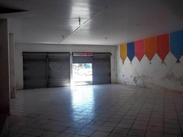 Lojão com Área de 180 m² para Aluguel no Caminho de Areia (767904) - Foto 3