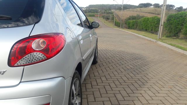 Peugeot 207 Quiksilver 1.6 - Foto 2