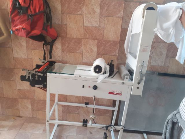 Maquina de fazer fralda - Foto 2