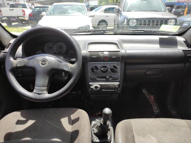 Corsa Classic / Troco em Moto / Valor Negociavél - Foto 10