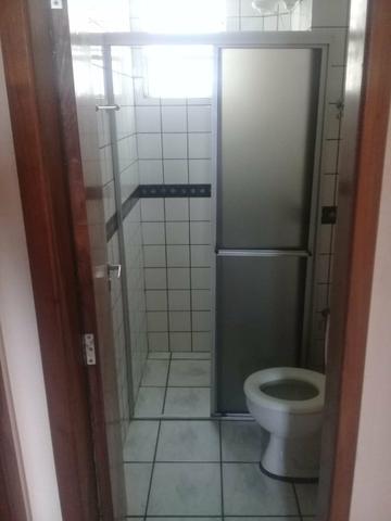 Alugo quarto mobiliado p rapas - Foto 3