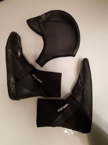 Botinha para surf e Gorro Mormaii