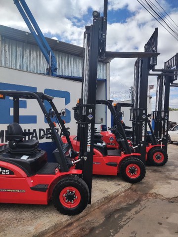 Empilhadeiras Hangcha Nova Diesel ? Modelo 25XR ? Parcelamos em até 18x no cartão.