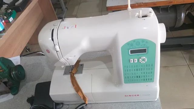 Máquina de costura Singer starlet usada 