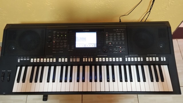 Teclado Yamaha PSR 750 !!!!!!