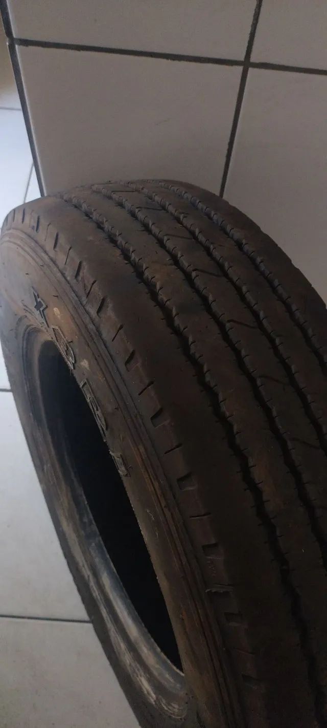 Pneu 215/75 17,5 - Foto 2