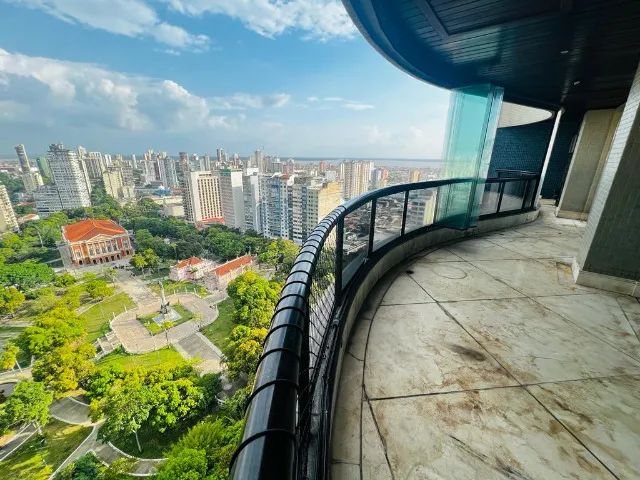 Apto, 502m², 4 suítes, sacada no Ed. Diamond Tower.