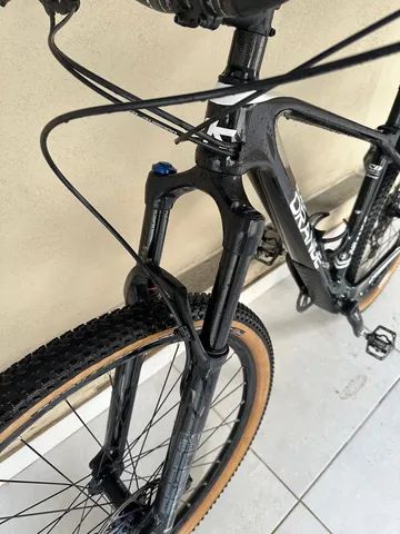 Bicicleta black orange carbono 200km rodados 2022 - Foto 4