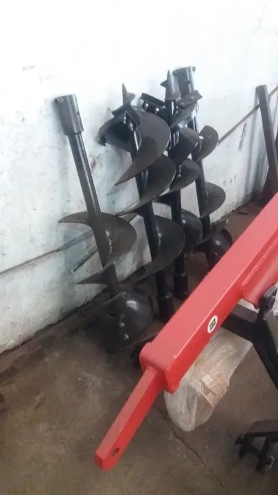 roçadeira - perfurador de solo - guincho 900 - broca - Foto 5