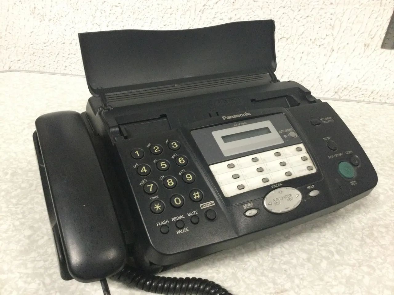 Aparelho de fax antigo 