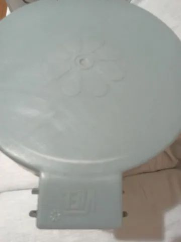 Lixeira Branca e Cinza, Com Pedal, Médio, Plástico/Metal Viel e Vulcão! Nova e Seminova - Foto 3