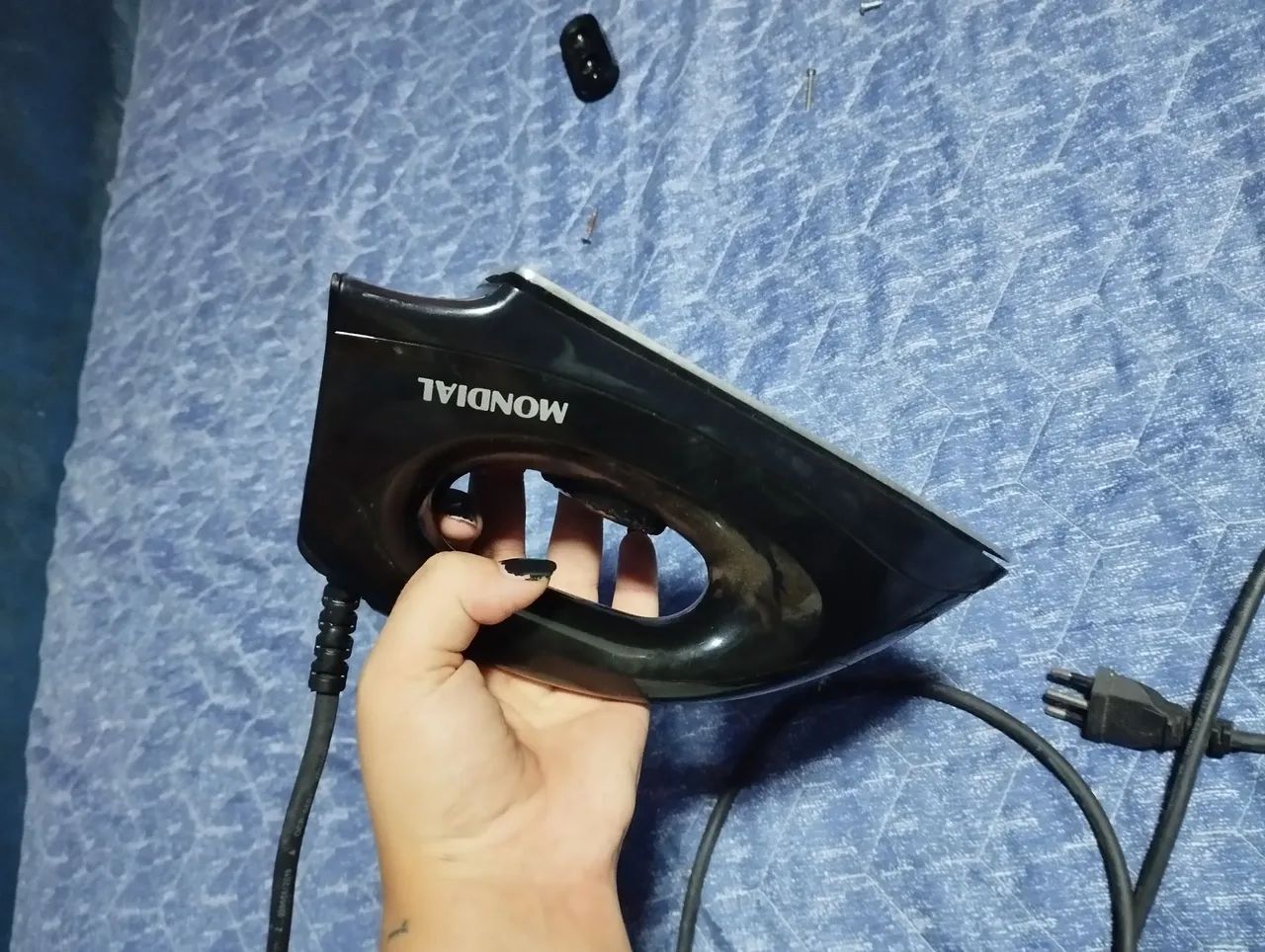 Ferro de passar roupa novo