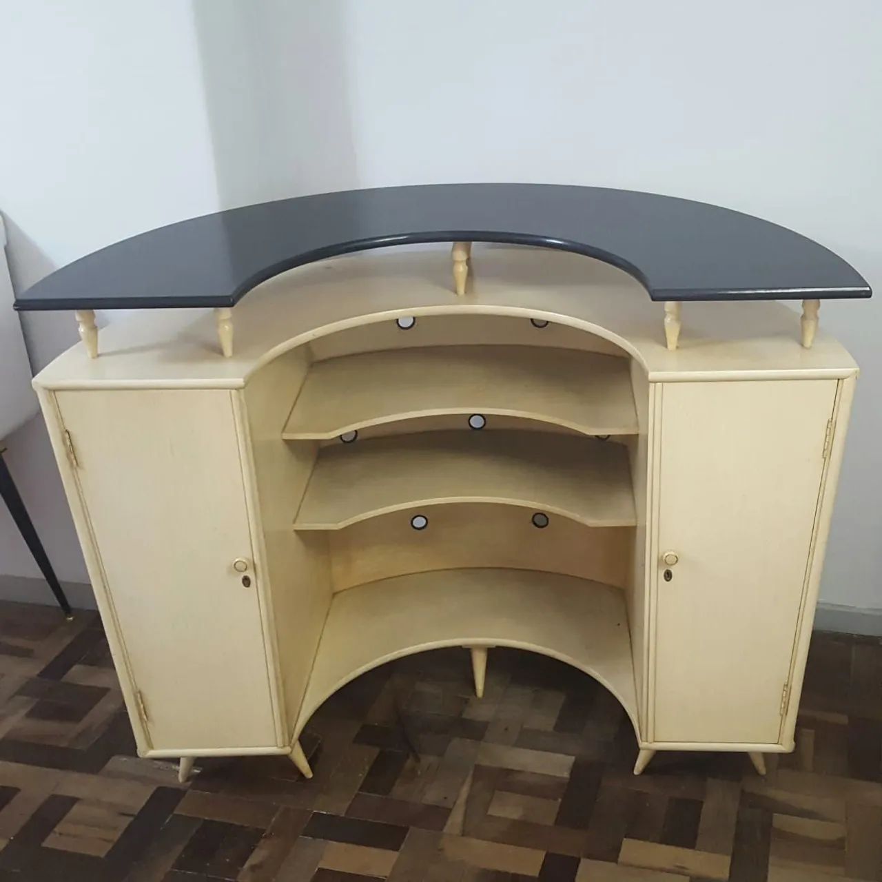 Espetacular barzinho pés palito anos 50 c/ 3 banquetas - Foto 4