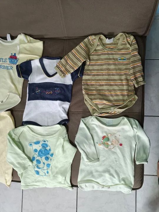 Lote de Roupas de Bebê - Macacões e Bodies - Tamanho RN,P, M, GG, tamanhos variados  - Foto 3