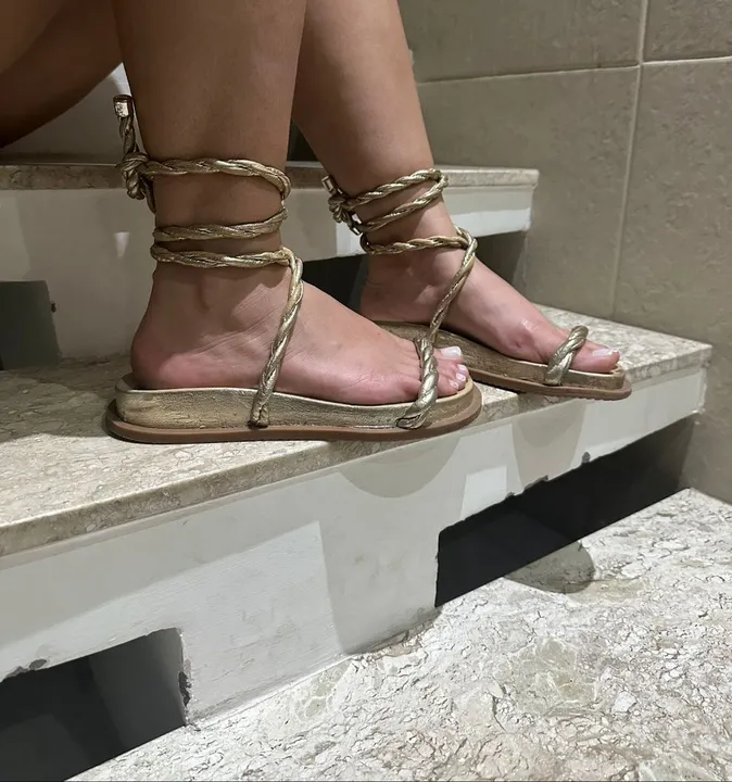 Sandália  Dourada Santa Lolla N 37 
