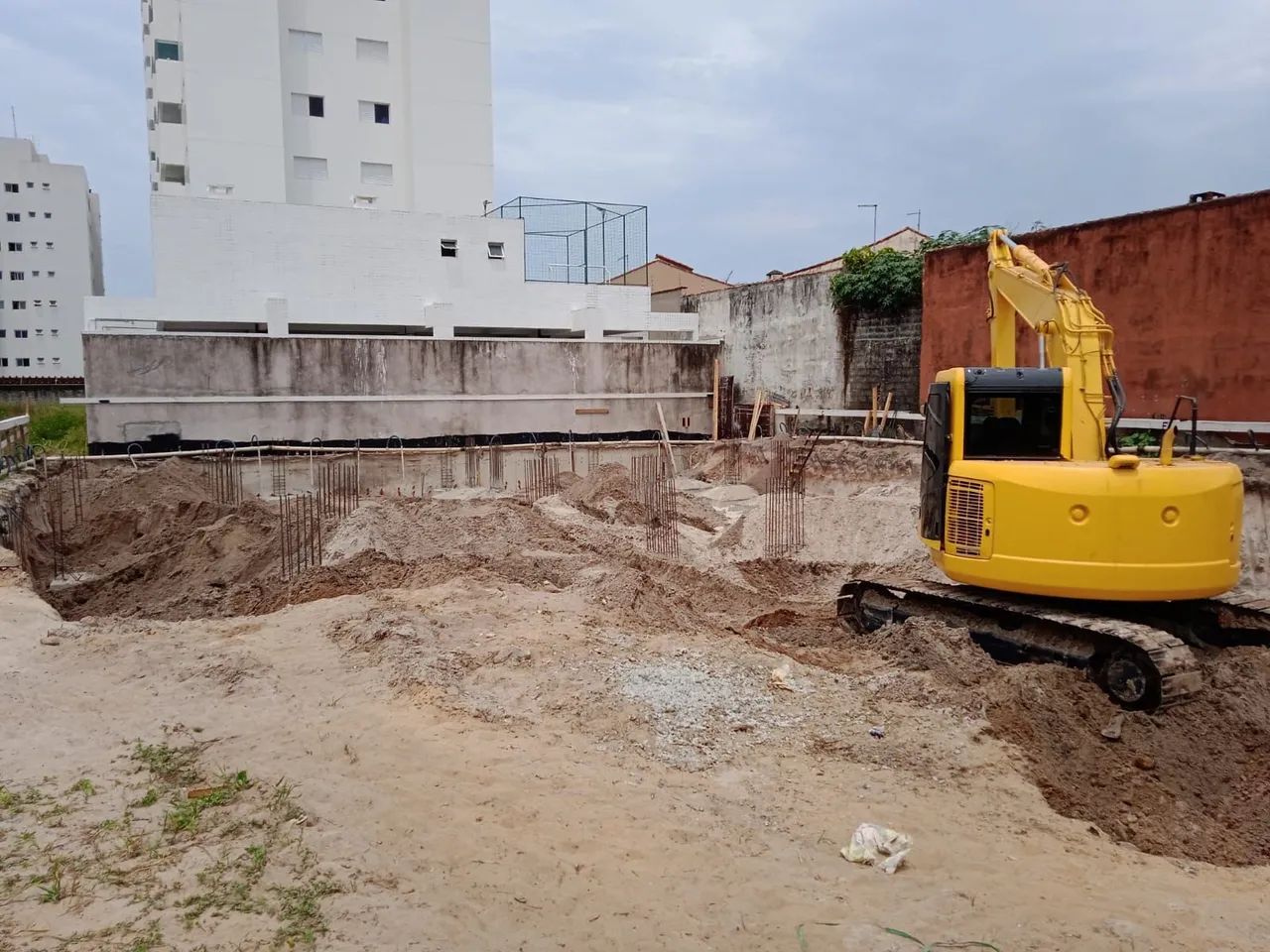 Escavadeira pc komatsu 138 ano 2009 giro zero 13 toneladas - Foto 5