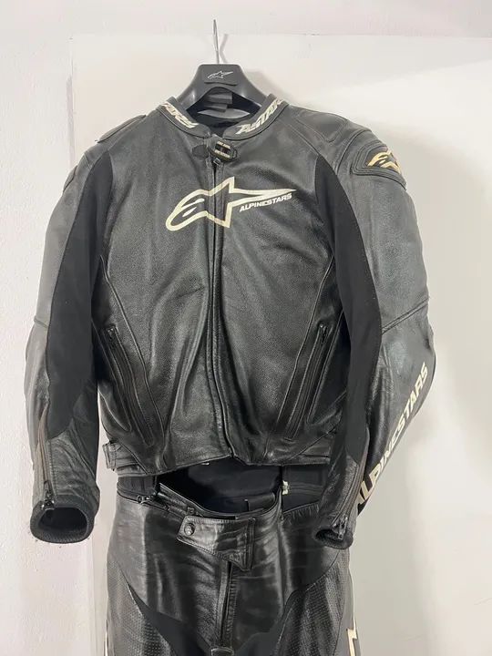 Macacão de Motociclista Alpinestars em Couro
