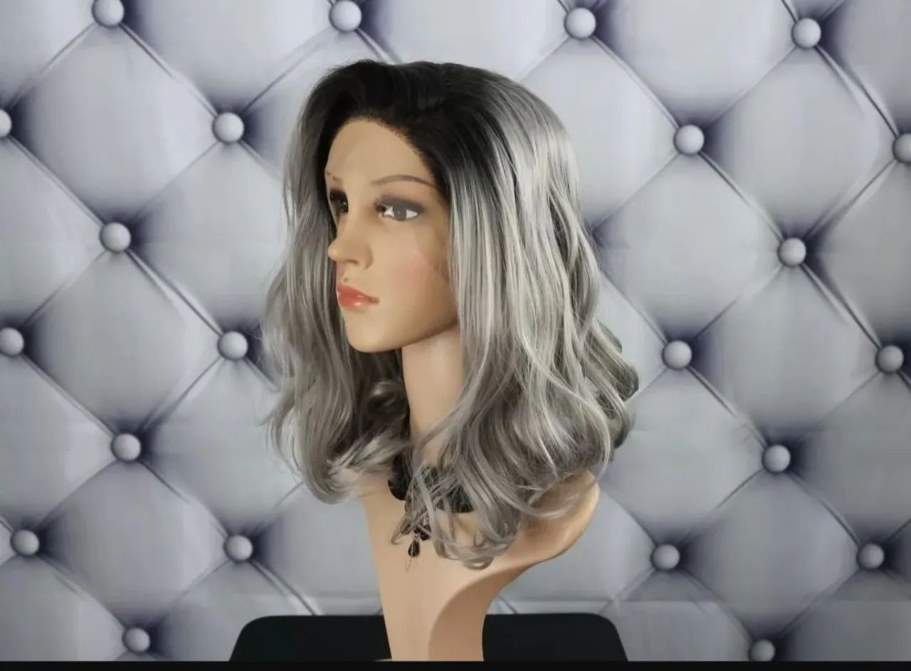 Peruca Lace Front Cinza e Preto - Cabelo Sintético - Foto 2