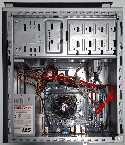 Computador Desktop Semp Toshiba ES1647 com acessórios - Foto 2