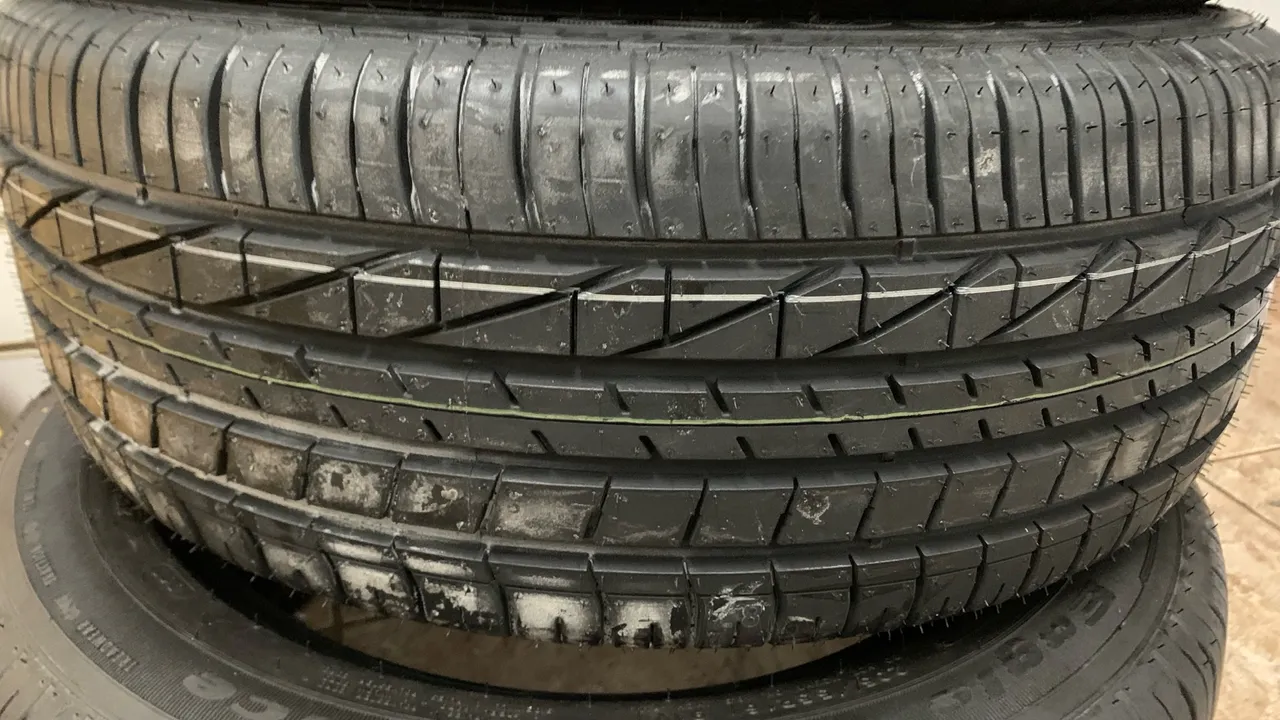 5 pneus Goodyear 205/55 R16