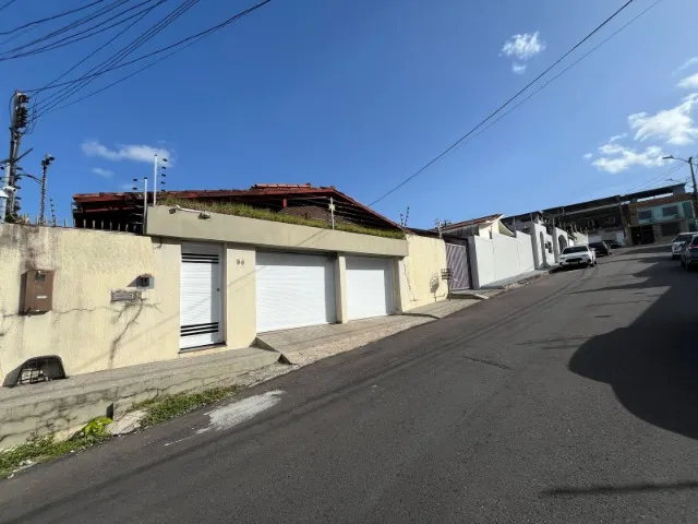 Alugo Casa com Piscina no Conjunto Ica Paraiba !
