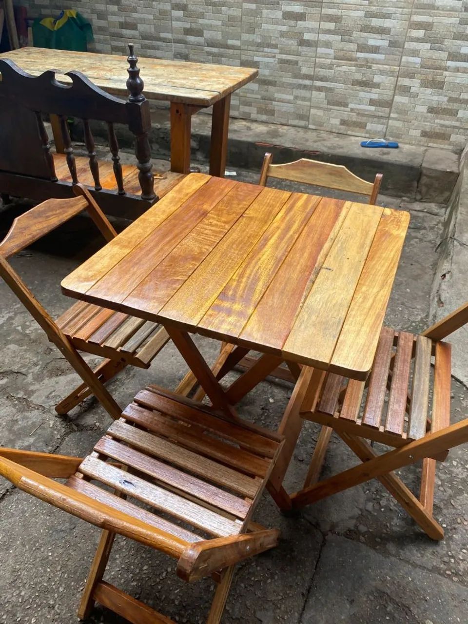 Jogo de mesa dobrável de madeira 