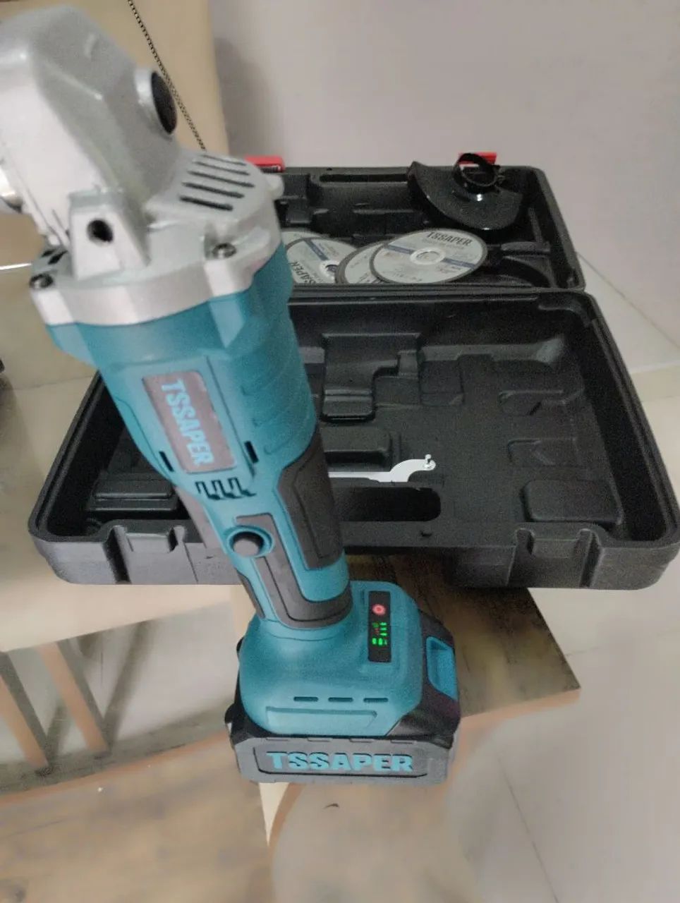 Esmerilhadeira a Bateria64307159830915121