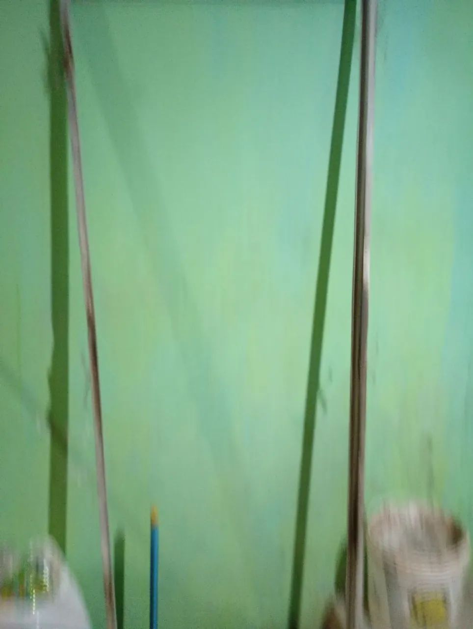 Vendo uma porta pra reformar  de 100 - Foto 2