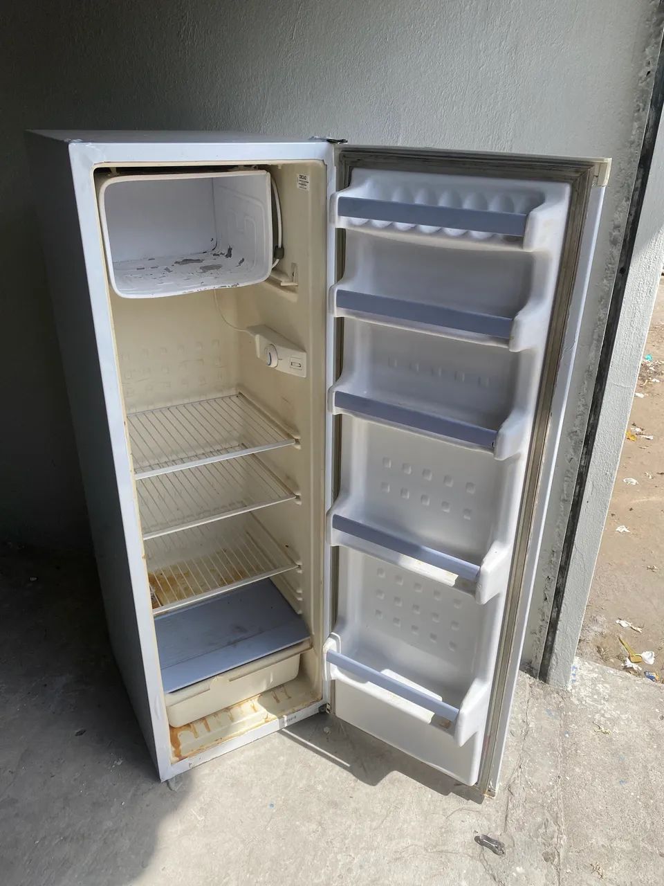 Geladeira Consul Palito - Degelo - Funcionando e com garantia de 100 dias - Foto 2