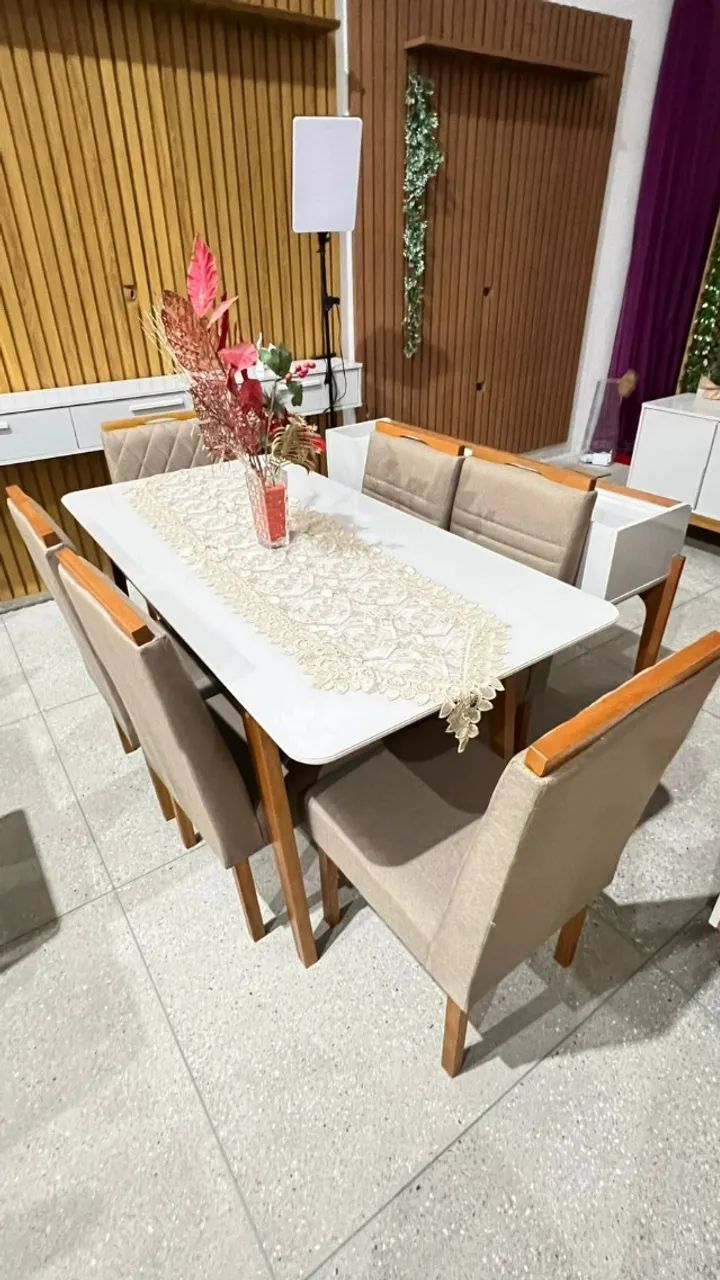 Mesa de jantar com design perfeita para qualquer ambiente madeira maciça em oferta 