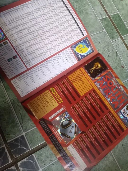 Álbum  Copa do Mundo 2010 completo - Foto 3