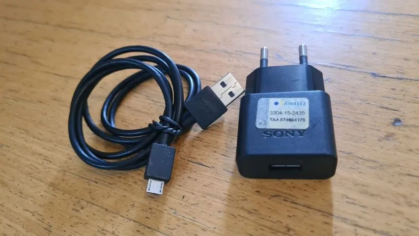 Adaptador de Carregador Sony Original com cabo micro sd - Foto 5