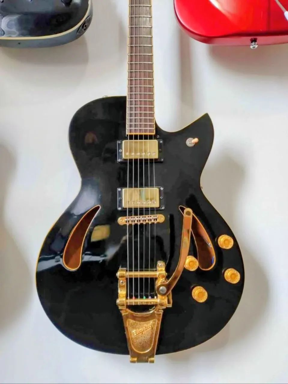 Guitarra Semi acústica Cort Jim Triggs Bigsby original  - Foto 4