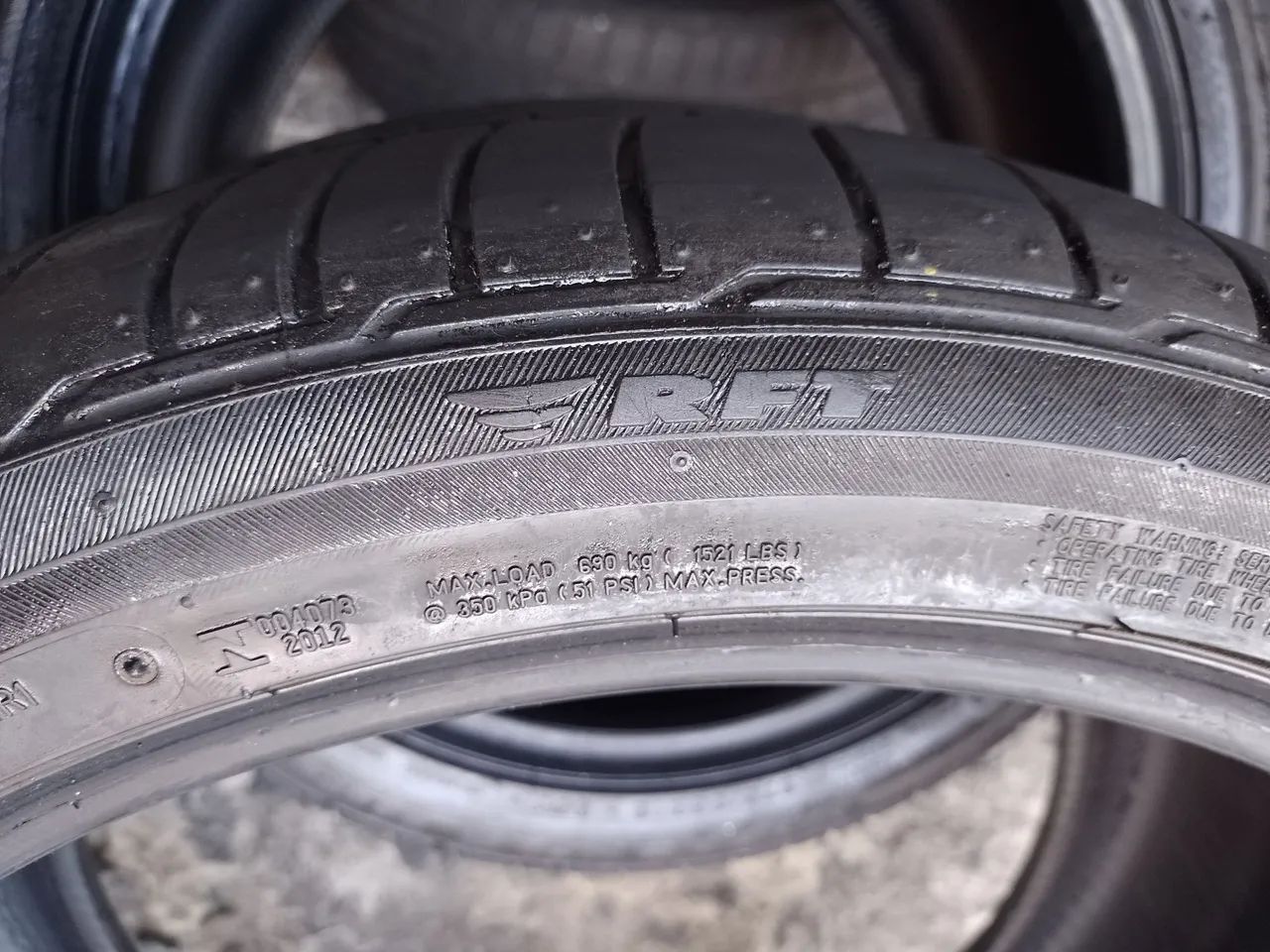 Pneus pneus 275 35 18 Run flat Bridgestone  - Foto 5