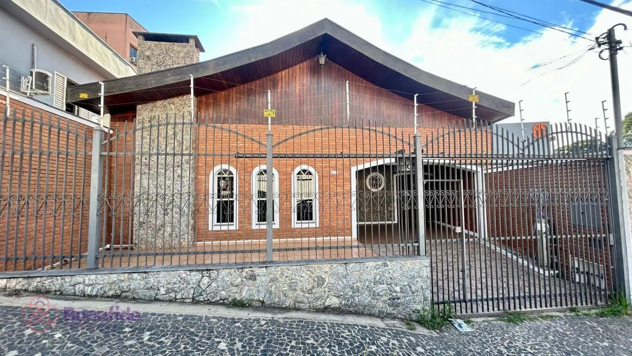 Casa com 3 dormitórios para alugar, 200 m² por R$ 3.942,97 - Centro - Campo Limpo Paulista
