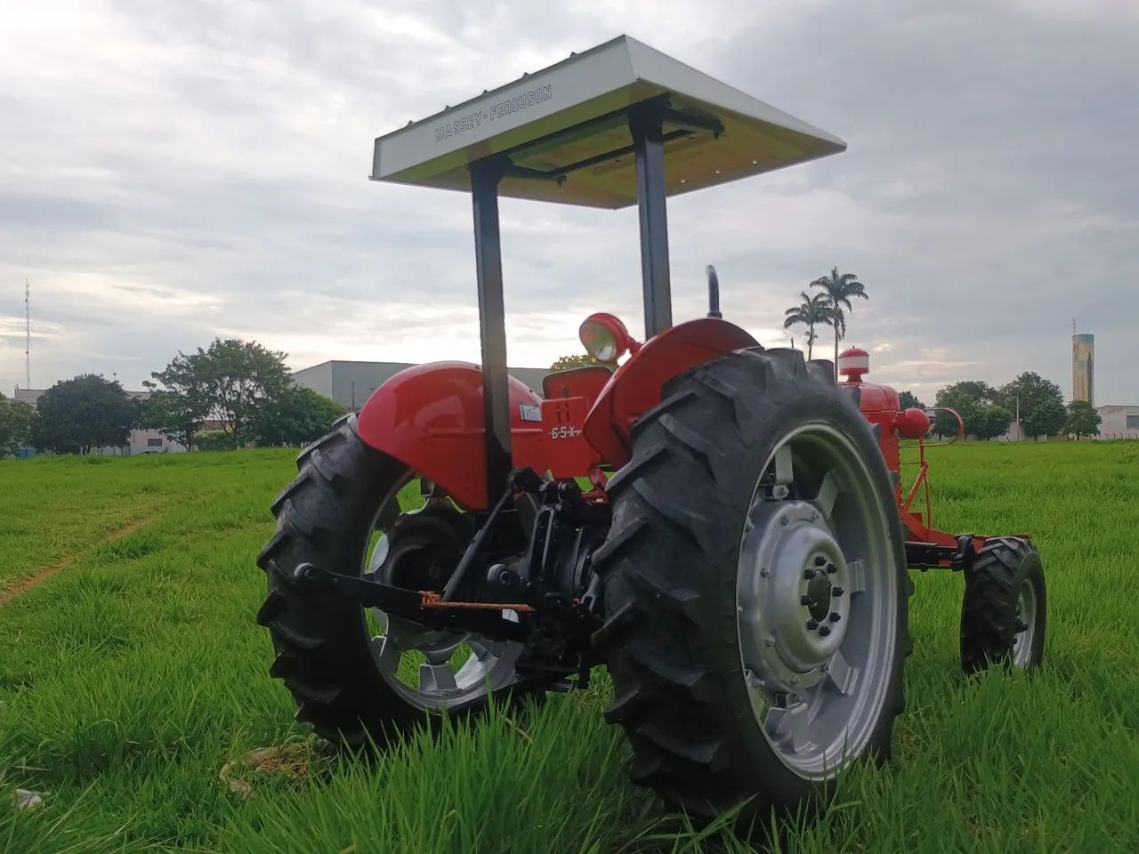 Trator Massey Ferguson 65x 4 marchas em estado de novo  - Foto 6
