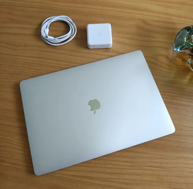 Macbook Pro 2019 Touchbar, tela 16 polegadas retina, 16GB ram