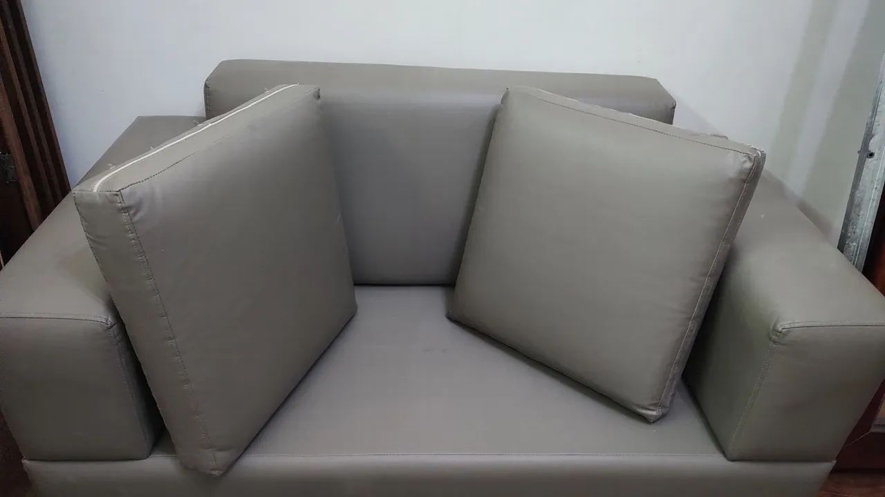 Sofá 2 Lugares Cinza Moderno - Foto 2